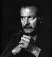 Auprs de quelle fille avait-il l'air d'un con ?