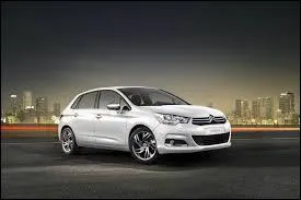 De quelle marque est cette voiture franaise ?