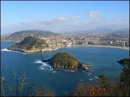 En raison de la beaut de sa baie, la  Concha , cette ville espagnole est appele  la Perle du Cantabrique  : voici donc :