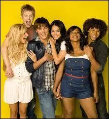 Comment s'appelle le film qui se passe dans un lyce. Il parle de jeunes qui chantent et dansent avec Zac Efron et Vanessa Hudgens ?