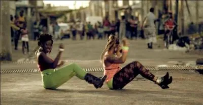 Durant l't 2013, la formation lectro Major Lazer a cartonn avec son tube  Watch out for this (Bumaye)  et ses danseurs jamacains. Que signifie le verbe  to watch out  ?