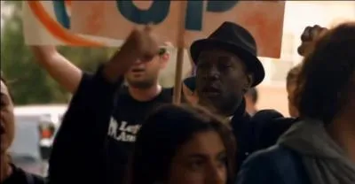 Que ce soit avec ou sans le clbre DJ Avicii, le titre d'Aloe Blacc  Wake me up  rencontre un grand succs. Comment traduit-on  wake me up  ?