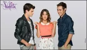 Dans la saison 2, Violetta hsite entre ...