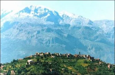 Dans quel pays la Kabylie, magnifique rgion montagneuse rassemblant 6, 5 millions d'habitants, est-elle localise ?