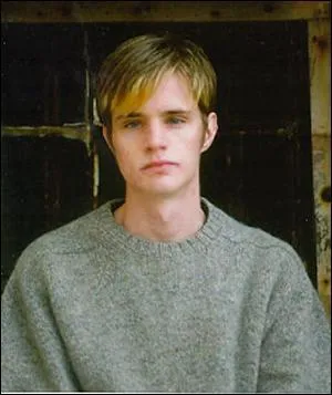 Octobre : Vous ne connaissez sûrement pas Matthew Shepard. C'était un jeune homme de 21 ans lorsqu'il a croisé les barbares dans le Colorado. Il fut longuement torturé, frappé à la tête et laissé pour mort simplement parce qu'il était...
