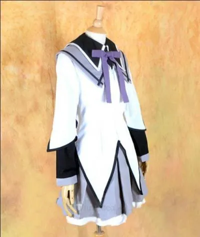 De qui est-ce le costume ?