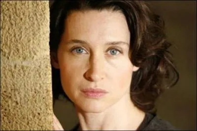 Comment s'appelle cette adorable actrice, superbe dans  Tous les matins du monde  ou  Le hrisson  ?