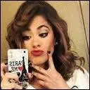 Comment s'appelle sa mère ?