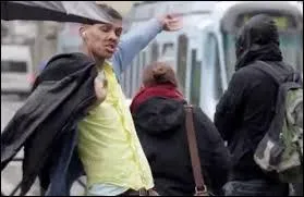 Dans quel clip est-il film ivre  Bruxelles ?