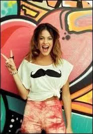 Avec qui Angelina J. sort-elle ?