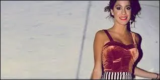 Avec qui Clara sort-elle ?