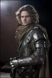 Lors de sa joute contre Gregor Clegan, Loras Tyrell va offrir une fleur  une personne dans le public, qui est-ce ?
