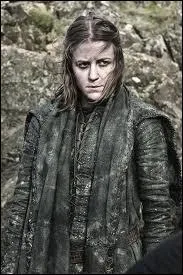 Le soeur de Thon Greyjoy se nomme, dans le film, Asha Greyjoy, mais la srie tlvise la prsente sous un autre nom, lequel ?