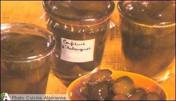 Mlangez 1 kg de petites aubergines et 1 kg de sucre. Ajoutez des pices au choix (vanille, cannelle, gingembre). Faites cuire et vous obtiendrez une dlicieuse ... rpandue dans de nombreux pays ... .