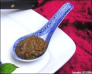 Ce mets,  base d'aubergines cuites au four dans leur peau puis rduites en pure, se prsente froid rehauss d'huile d'olive. C'est ... . Son lieu d'origine est :