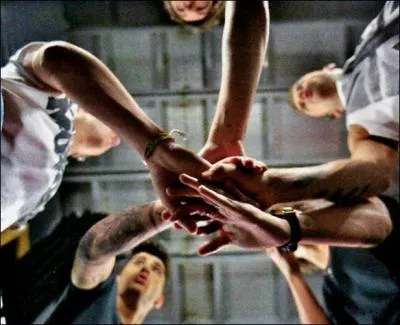 Quelle est la date et l'heure de la cration officielle du groupe ?