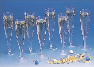 Si vous servez 6 fltes de Champagne  l'aide de la bouteille la plus classique appele Champenoise, quelle est la contenance de vos fltes ?