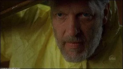 On commence une petite squence  Dharma  avec Clancy Brown (Kelvin Inman). C'est avec Jeff Fahey un des acteurs les plus connus de Lost, et vous vous tes srement dit :  Oh ! c'est lui !  . Il a incarn  plusieurs reprises des mchants dont celui de...