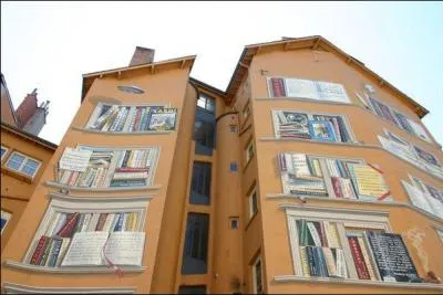 En 1941, Matisse est atteint d'un cancer, ses mdecins lui donnent six mois  vivre, dans quelle ville est-il hospitalis ?