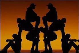 Comment s'appelle celui qui chante  Talk Dirty  avec To Chainz ?