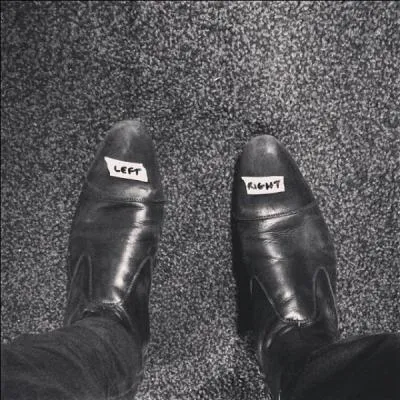 A qui appartient cette paire de chaussures ?