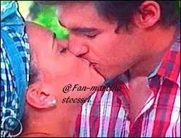 De qui Lara est-elle amoureuse ?