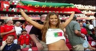 Quel verbe parmi les trois proposs n'voque pas le fait d'encourager ?