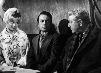 Jean Gabin a incarn  Maigret , personnage de Georges Simenon, dans trois films. Dans lequel n'a-t-il pas jou ?