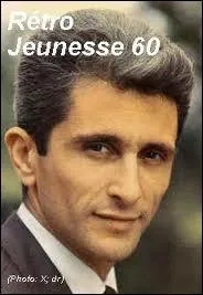 "Ils sont forts comme un pressoir d'huile, Ils sont plus doux que des moutons ; Tous les ans, on vient de la ville Les marchander dans nos cantons. Pour les mener aux Tuileries, Au Mardi-Gras, devant le roi, Et puis les vendre aux boucheries, Je ne veux pas, ils sont à moi. " Qui chante ?