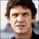 Qui est ce chanteur ?