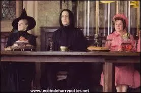 Qui est le professeur de dfense contre les forces du Mal dans  Harry Potter 5  ?