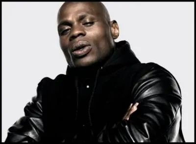 Qui est ce rappeur qui fait du rap conscient depuis 1990 ?