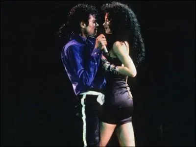 Tatiana Thumbtzen a t renvoye car elle a embrass Michael Jackson sur scne, pendant le...