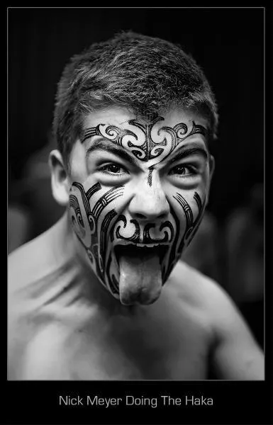 Outre les tatouages et le Haka, quelle chose est trs importante chez les Maoris ?