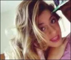 Leon avoue ses sentiments  ... . Violetta dit  Francesca qu'elle est amoureuse de Lon.