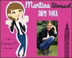 Leon arrive chez Violetta, ils se serrent dans les bras et Olga arrive et demande  Leon de partir car il est tard. Il embrasse ... sur la joue.