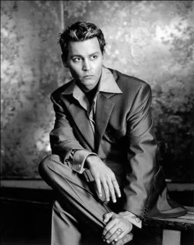 A-t-il dit :  Je pense que les seuls tres qui sont capables de donner un amour totalement pur sont les chiens et les enfants.   ?