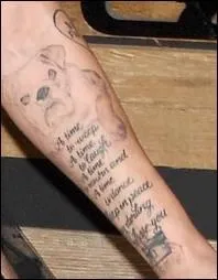 A qui appartient ce tatouage ?