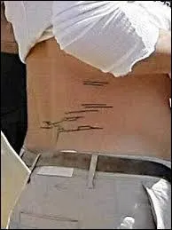 A qui appartient ce tatouage ?