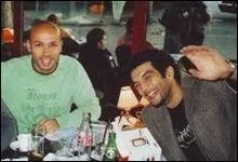 Un duo de com�diens et comiques ont fait leurs d�buts dans cette production. Lesquels ?