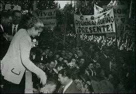 Le droit de vote des femmes en Argentine, établi en 1947, fut l'une des principales réussites sociales de cette femme qui veilla aux droits et au bien-être des plus défavorisés, c'est...
