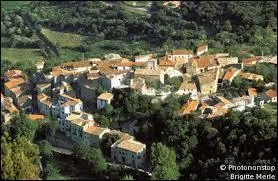 Je vous emmne visiter la commune languedocienne de Duilhac-sous-Peyrepertuse. Nous serons dans le dpartement n ...