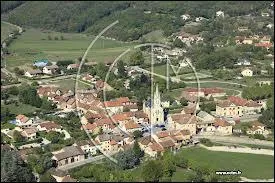 Voici la commune Isroise de Saint-Marcel-Bel-Accueil vue du ciel. Elle se situe en rgion ...