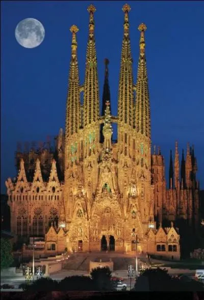 Art - La construction de la Sagrada Familia a dbut en 1882 mais quand a-t-elle t acheve ?