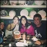 Comment s'appellent sa mre et son pre ?