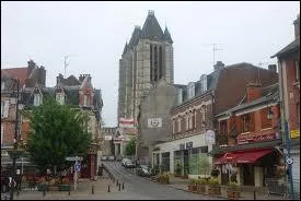 Voici la cathdrale Notre-Dame de Noyon. Cette ville picarde se situe dans le dpartement ...