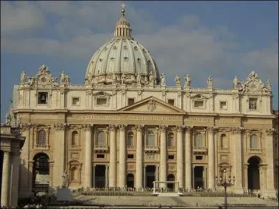 Quel est cet difice aux colonnes de style corinthien ?