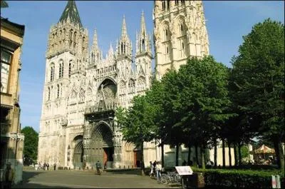 Quel style caractrise la cathdrale de Rouen ?