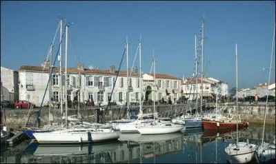 Quel est le surnom de l'le de R ?