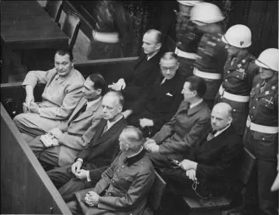 Comment se sont appelés les procès ayant lieu du 20 novembre 1945 jusqu'au 1 octobre 1946 contre les anciens criminel de guerre du Reich ?